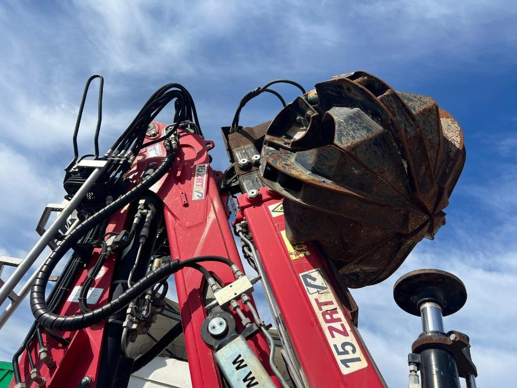 TECNOKAR SEMIRIMORCHIO TECNOKAR SCARRABILE CON GRU - Транспортер на контејнер/ Полуприколка со променливо тело: слика 3 TECNOKAR SEMIRIMORCHIO TECNOKAR SCARRABILE CON GRU - Транспортер на контејнер/ Полуприколка со променливо тело: слика 3