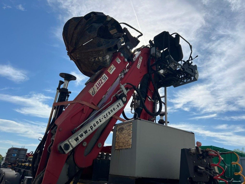 TECNOKAR SEMIRIMORCHIO TECNOKAR SCARRABILE CON GRU - Транспортер на контејнер/ Полуприколка со променливо тело: слика 4 TECNOKAR SEMIRIMORCHIO TECNOKAR SCARRABILE CON GRU - Транспортер на контејнер/ Полуприколка со променливо тело: слика 4