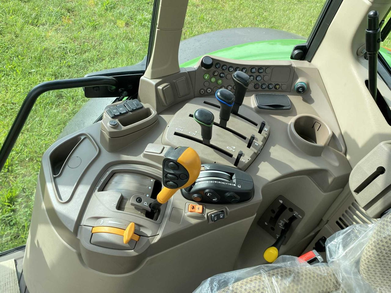 John Deere 6100 M AutoQuadEco - Трактор: слика 5 John Deere 6100 M AutoQuadEco - Трактор: слика 5