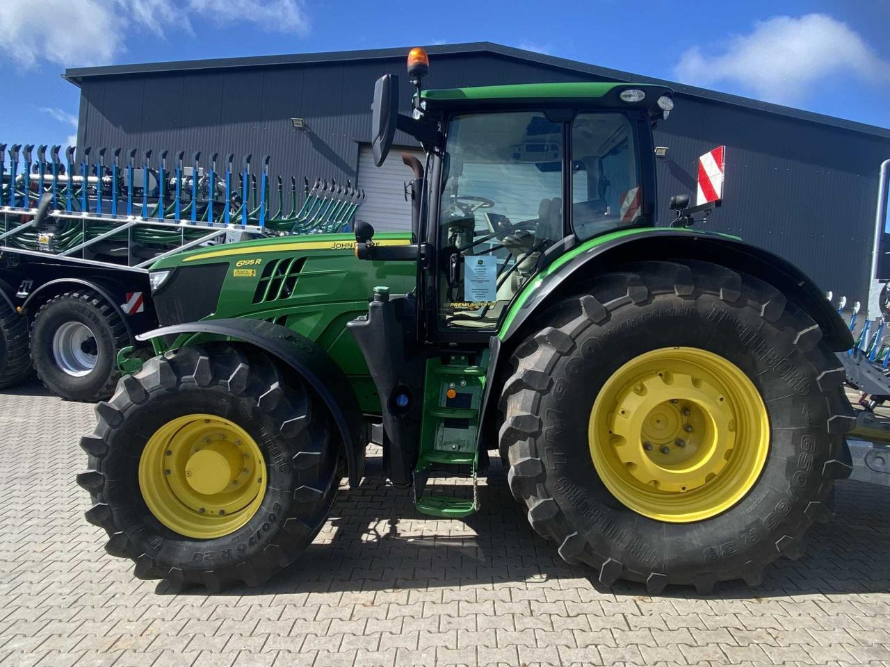 John Deere 6195R - Трактор: слика 2 John Deere 6195R - Трактор: слика 2
