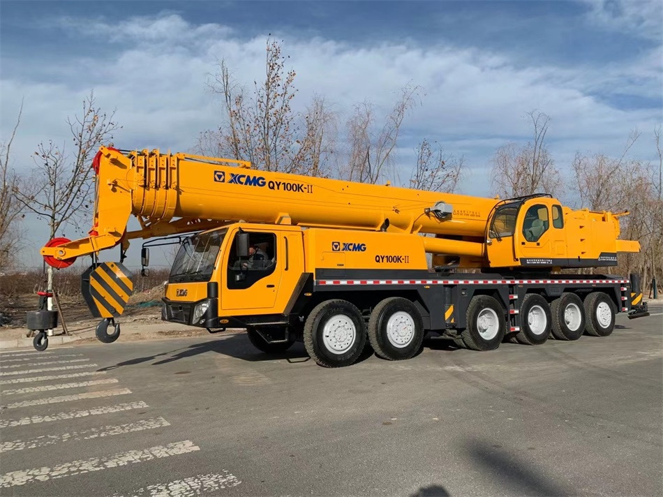 XCMG QY100K 100TON - Мобилен кран: слика 1 XCMG QY100K 100TON - Мобилен кран: слика 1