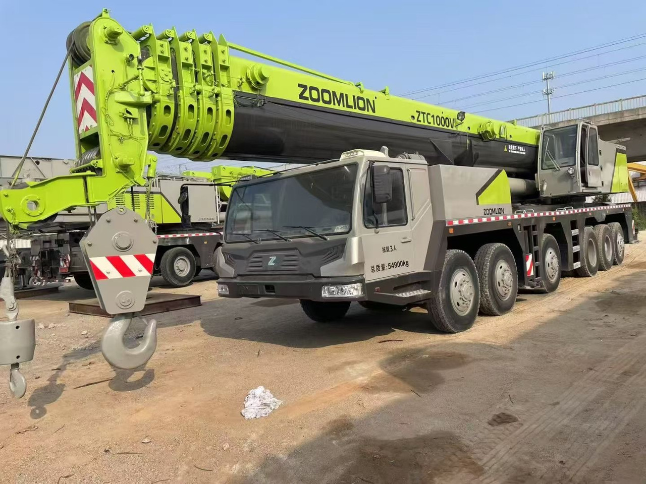 ZOOMLION ZTC1000V ZTC1100V ZTC1500V 100T 110T 150T Used truck crane - Мобилен кран: слика 1 ZOOMLION ZTC1000V ZTC1100V ZTC1500V 100T 110T 150T Used truck crane - Мобилен кран: слика 1