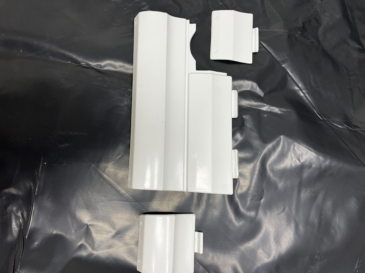 Komplet zaślepek zderzak tył MAN Lions Coach  Euro 6 MAN Lion’s Coach Euro 6, po 2018 - Браник за Патнички вагон автобус: слика 3 Komplet zaślepek zderzak tył MAN Lions Coach  Euro 6 MAN Lion’s Coach Euro 6, po 2018 - Браник за Патнички вагон автобус: слика 3