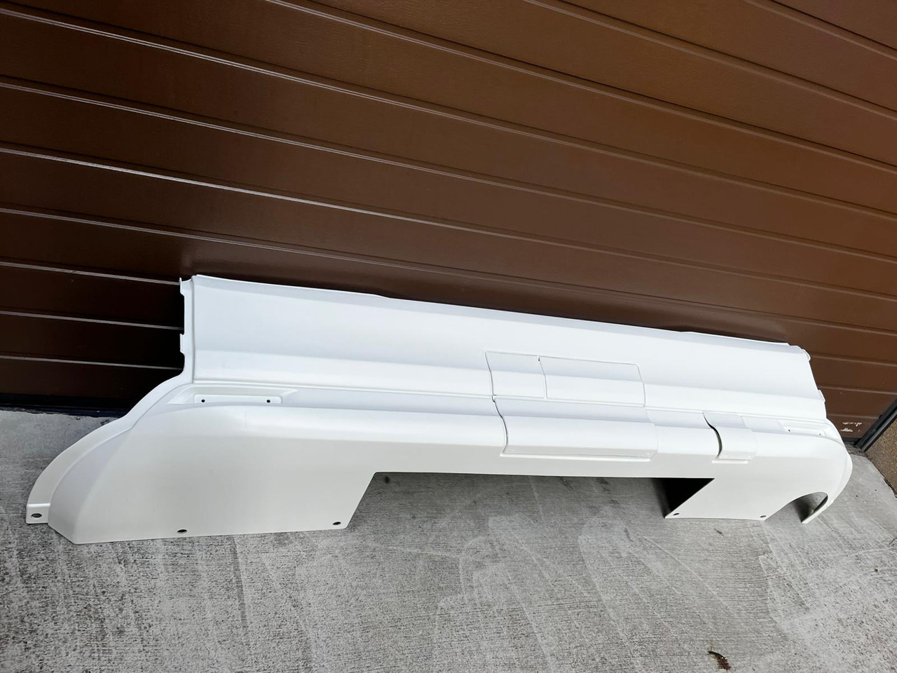 Zderzak tylny środkowy MAN LION'S COACH euro 6 MAN Lions Coach euro 6 - Браник за Автобус: слика 2 Zderzak tylny środkowy MAN LION'S COACH euro 6 MAN Lions Coach euro 6 - Браник за Автобус: слика 2