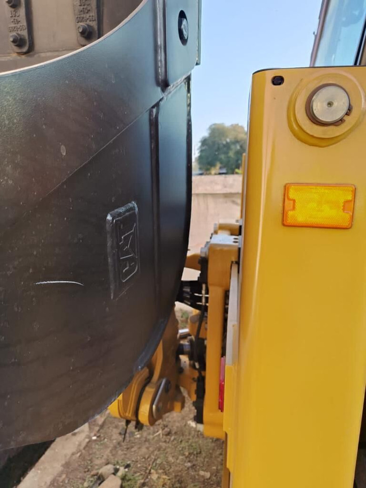 New Caterpillar 424 backhoe loader - Ровокопач: слика 5 New Caterpillar 424 backhoe loader - Ровокопач: слика 5