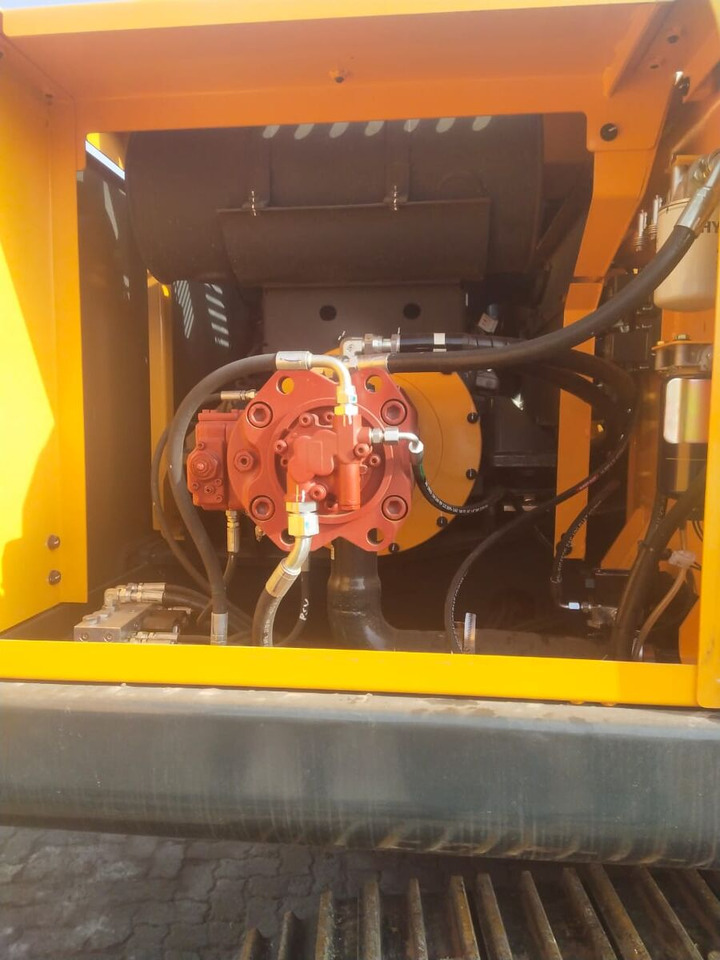 New Hyundai R210 tracked excavator - Багер гасеничар: слика 2 New Hyundai R210 tracked excavator - Багер гасеничар: слика 2