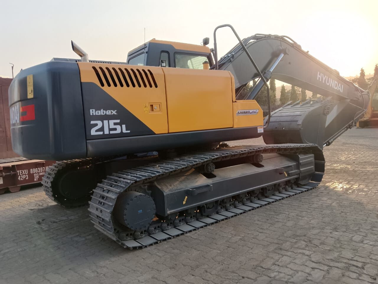 New Hyundai R215L tracked excavator - Багер гасеничар: слика 1 New Hyundai R215L tracked excavator - Багер гасеничар: слика 1