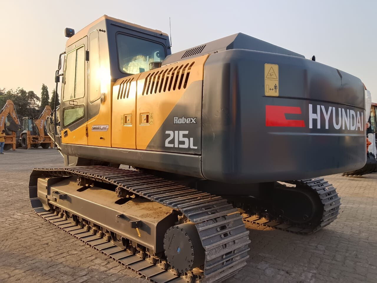 New Hyundai R215L tracked excavator - Багер гасеничар: слика 4 New Hyundai R215L tracked excavator - Багер гасеничар: слика 4