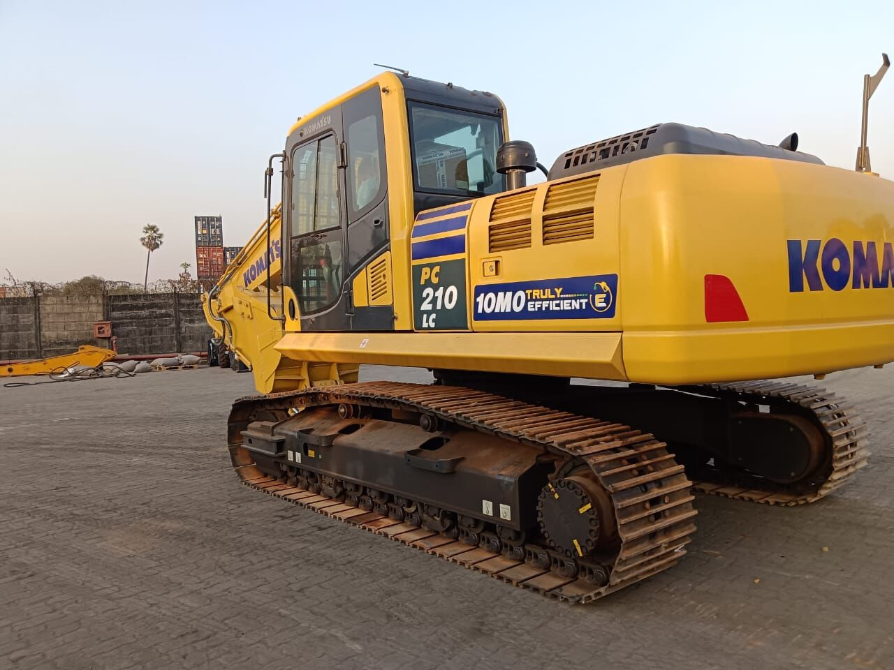 New Komatsu PC210 tracked excavator - Багер гасеничар: слика 1 New Komatsu PC210 tracked excavator - Багер гасеничар: слика 1