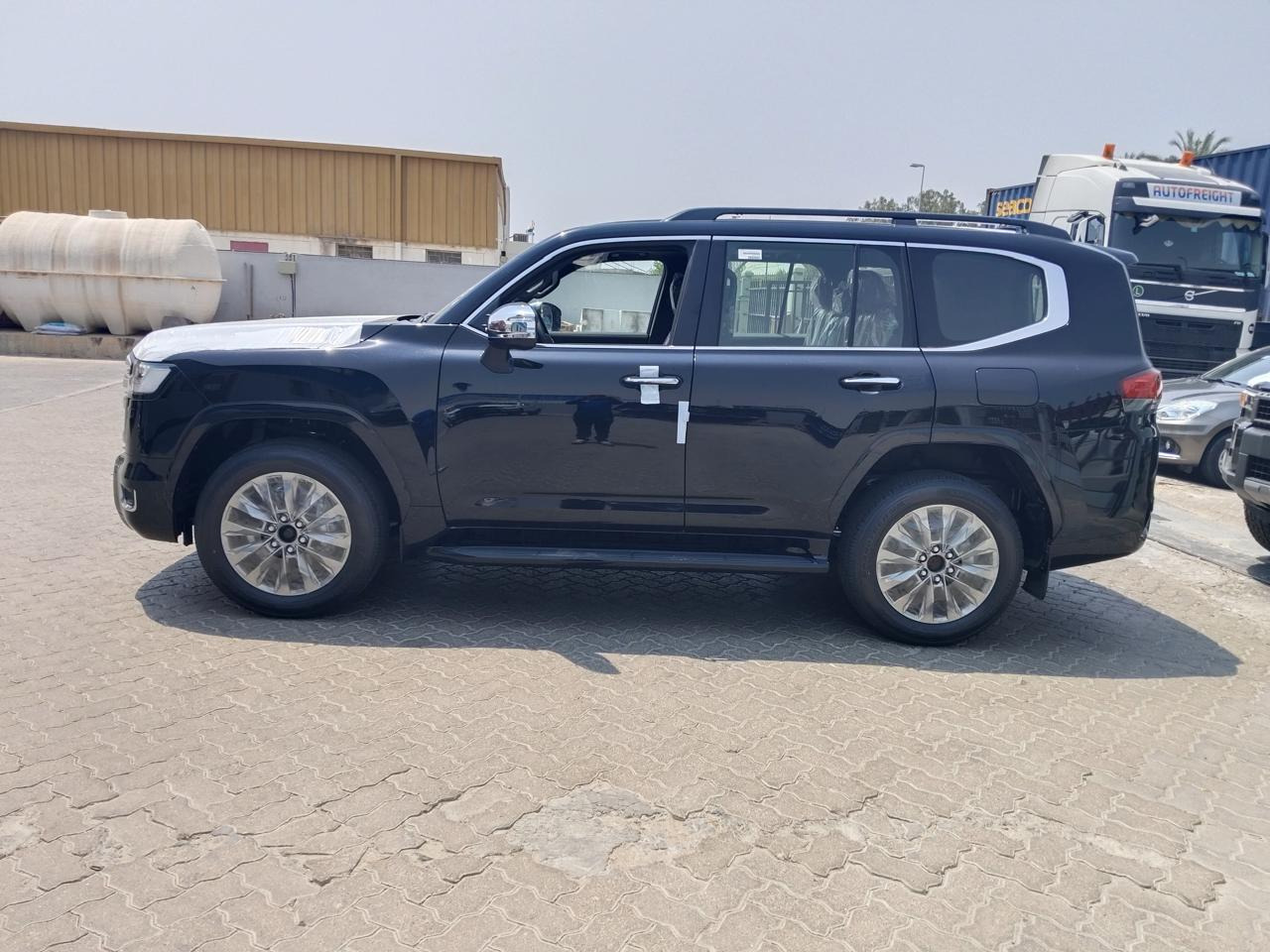 Toyota Land Cruiser VXR - Автомобил: слика 1 Toyota Land Cruiser VXR - Автомобил: слика 1