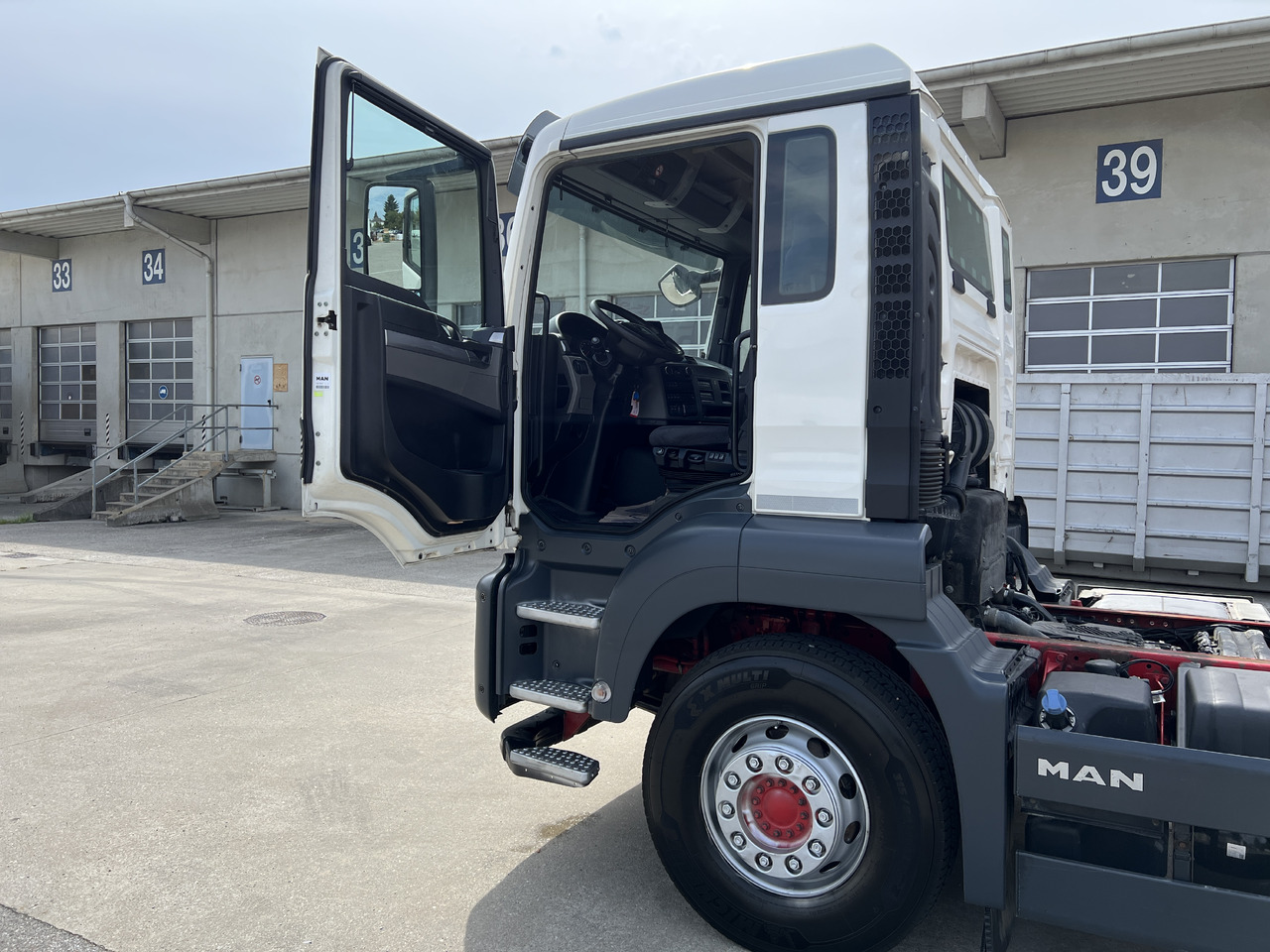 Камион со кабинска шасија MAN TGS 26 510 Lenk-Liftachse | Retarder | Klima: слика 14