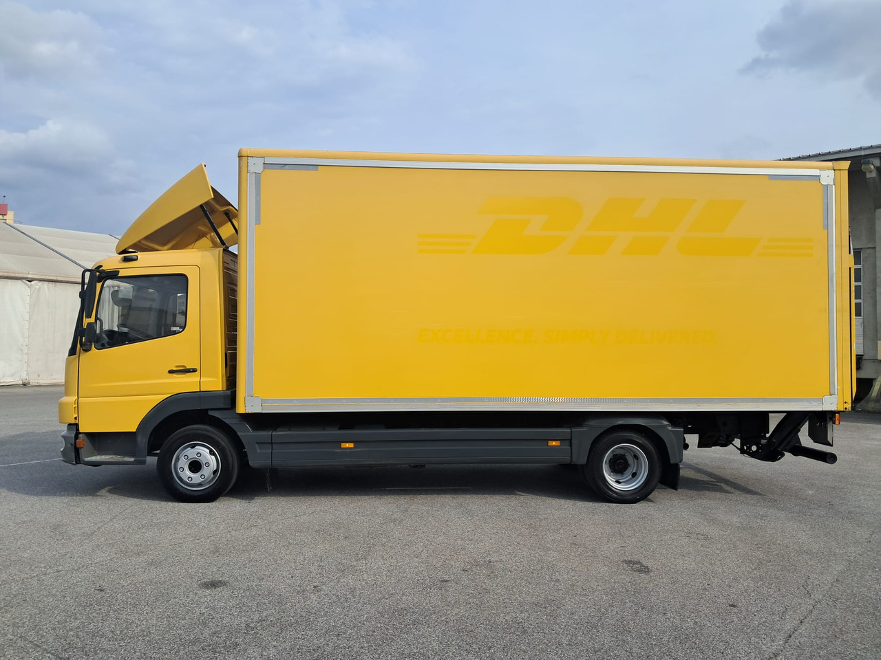 MERCEDES-BENZ ATEGO 8 16 Koffer mit LBW | Schalter | EZ 2013 - Камион сандучар: слика 4 MERCEDES-BENZ ATEGO 8 16 Koffer mit LBW | Schalter | EZ 2013 - Камион сандучар: слика 4