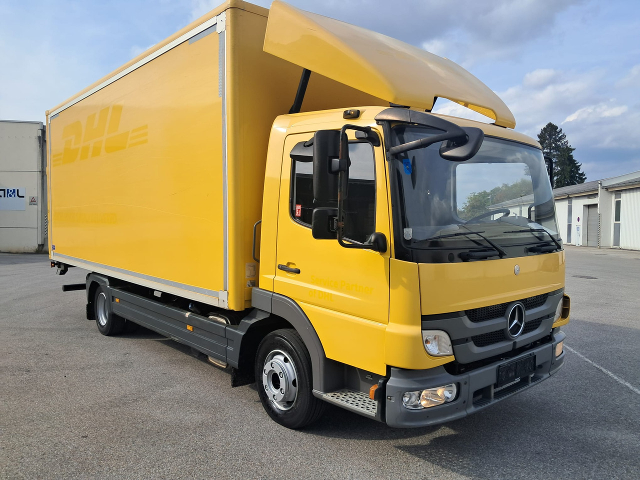 MERCEDES-BENZ ATEGO 8 16 Koffer mit LBW | Schalter | EZ 2013 - Камион сандучар: слика 2 MERCEDES-BENZ ATEGO 8 16 Koffer mit LBW | Schalter | EZ 2013 - Камион сандучар: слика 2