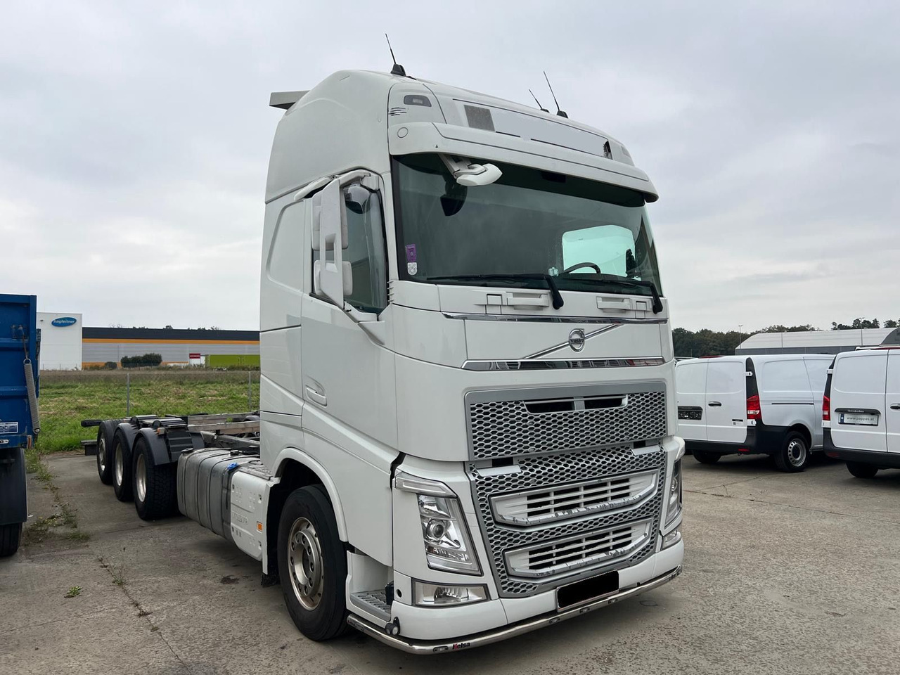 VOLVO FH 540 8x4 Fahrgestell - Камион со кабинска шасија: слика 2 VOLVO FH 540 8x4 Fahrgestell - Камион со кабинска шасија: слика 2