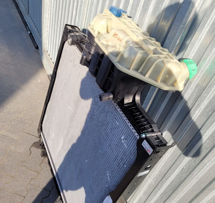 CHŁODNICA MAN TGS TGA RDZEN 85CM 81.06100-6838 NOWY ORYG. - Систем за ладење за Камион: слика 2 CHŁODNICA MAN TGS TGA RDZEN 85CM 81.06100-6838 NOWY ORYG. - Систем за ладење за Камион: слика 2