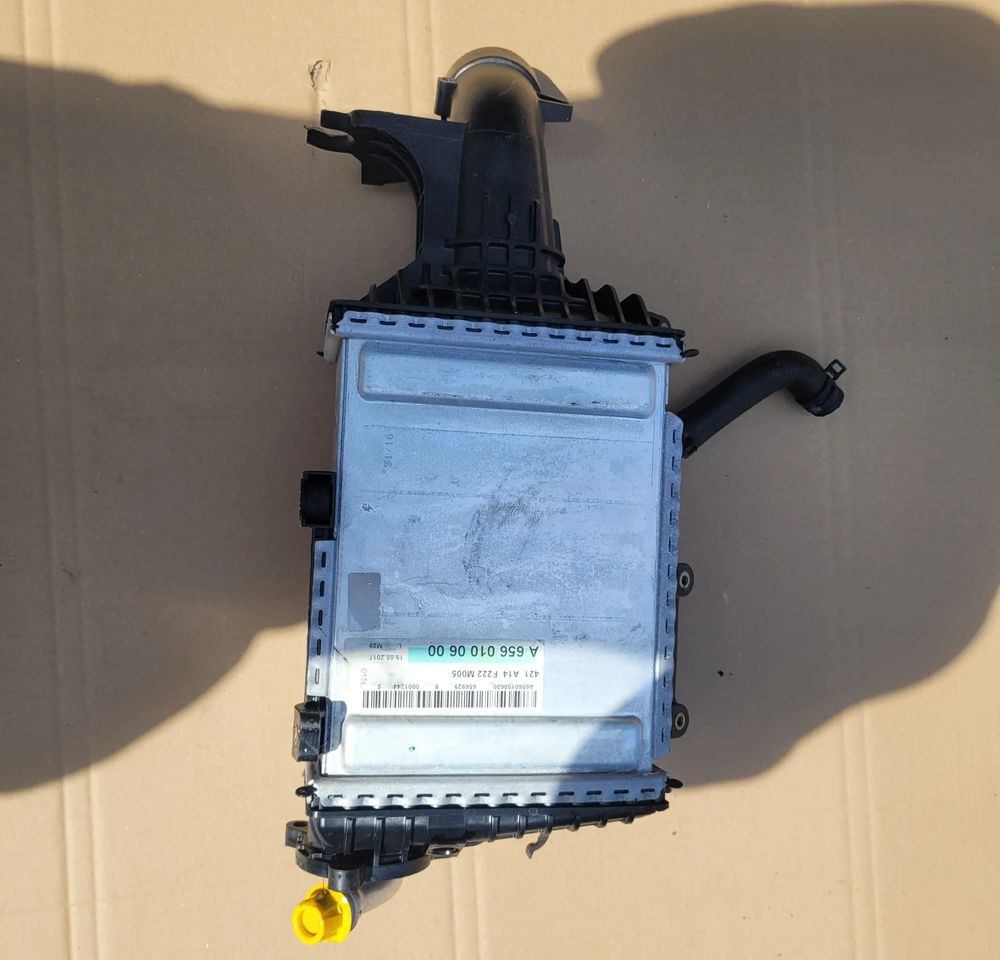 CHŁODNICA PŁYNU MERCEDES A6560100600 - Радијатор: слика 1 CHŁODNICA PŁYNU MERCEDES A6560100600 - Радијатор: слика 1