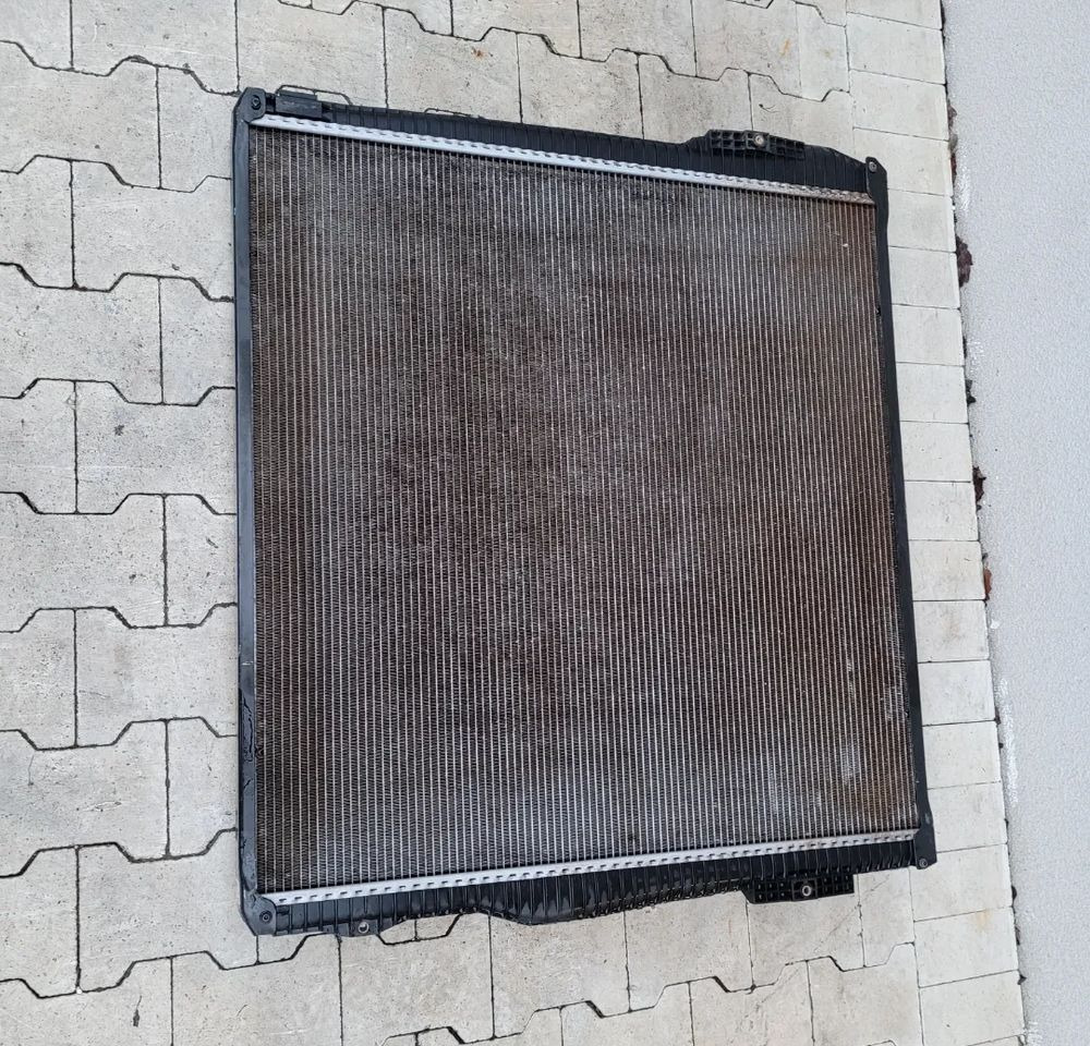 CHŁODNICA WODY SCANIA R 1855518 ORYGINAŁ SZCZELNE - Радијатор за Камион: слика 2 CHŁODNICA WODY SCANIA R 1855518 ORYGINAŁ SZCZELNE - Радијатор за Камион: слика 2