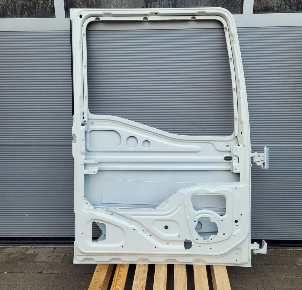 DRZWI LEWE MAN TG3 TGX NM ORYGINAŁ RAL 9010 CHWALIM116 - Врата и делови за Камион: слика 4 DRZWI LEWE MAN TG3 TGX NM ORYGINAŁ RAL 9010 CHWALIM116 - Врата и делови за Камион: слика 4