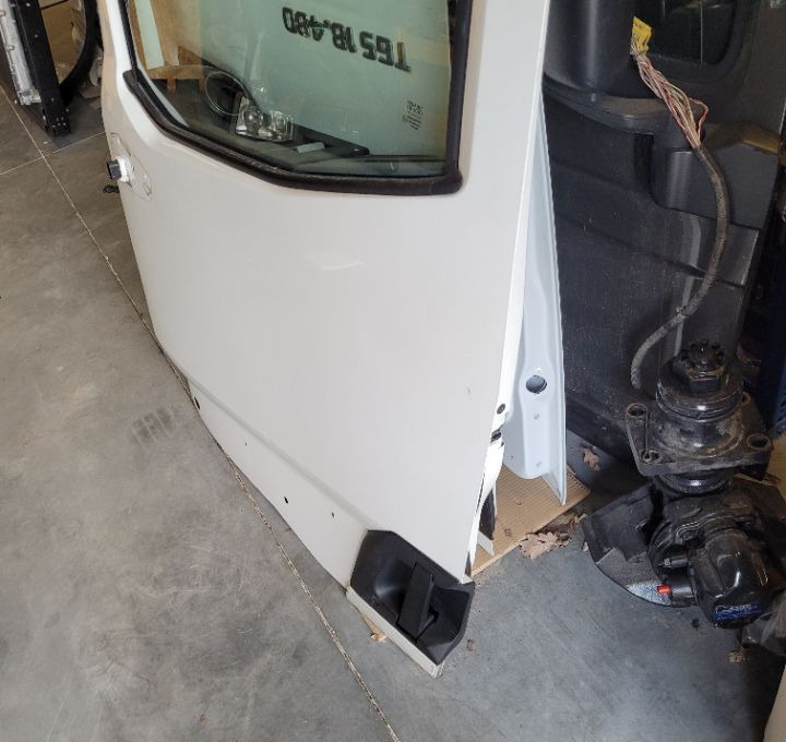 DRZWI LEWE RENAULT RANGE T GAMA - Врата и делови за Камион: слика 2 DRZWI LEWE RENAULT RANGE T GAMA - Врата и делови за Камион: слика 2