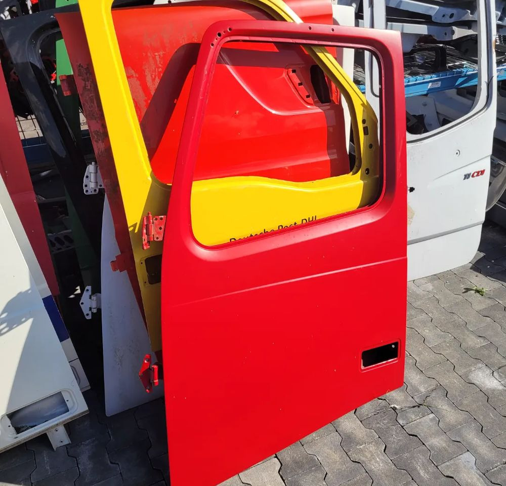 DRZWI LEWE VOLVO FH13 ORYGINAŁ - Врата и делови за Камион: слика 1 DRZWI LEWE VOLVO FH13 ORYGINAŁ - Врата и делови за Камион: слика 1