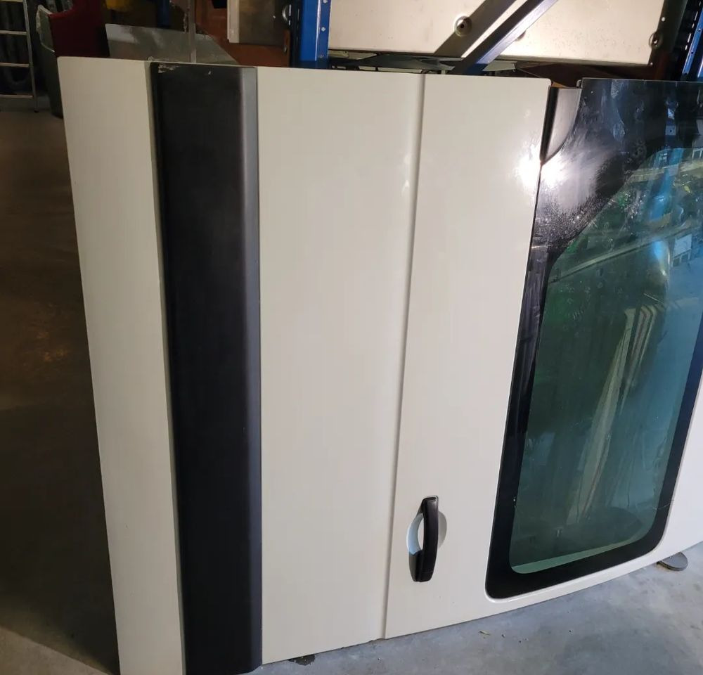 DRZWI RENAULT MASTER PRZESUWNE BOCZNE. - Врата и делови за Комбе: слика 2 DRZWI RENAULT MASTER PRZESUWNE BOCZNE. - Врата и делови за Комбе: слика 2