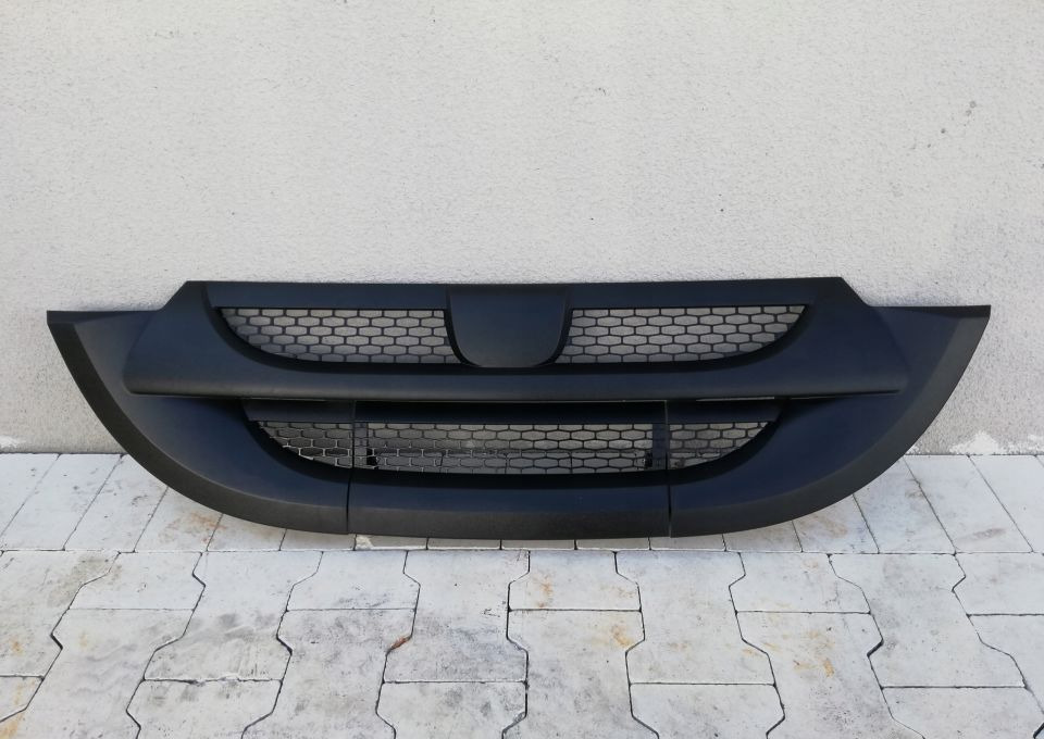 GRILL ATRAPA DAF LF NOWY ORYGINAŁ EURO6 - Решетка за Камион: слика 1 GRILL ATRAPA DAF LF NOWY ORYGINAŁ EURO6 - Решетка за Камион: слика 1