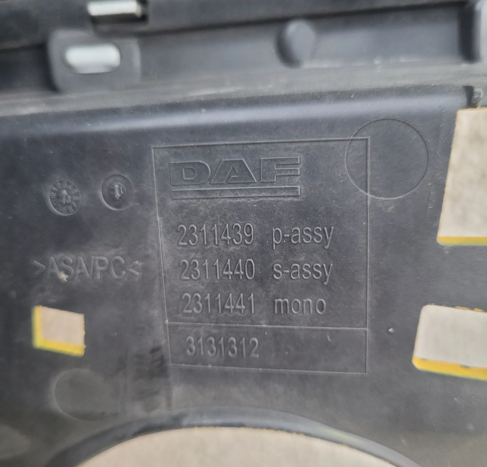 GRILL DAF XG ORYGINAŁ USZKODZONA 2311439 CHWALIM116 - Решетка за Камион: слика 4 GRILL DAF XG ORYGINAŁ USZKODZONA 2311439 CHWALIM116 - Решетка за Камион: слика 4