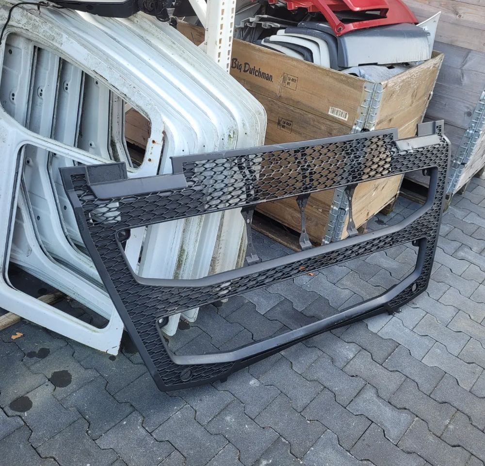 GRILL VOLVO FH4 ORYGINAŁ - Решетка за Камион: слика 1 GRILL VOLVO FH4 ORYGINAŁ - Решетка за Камион: слика 1
