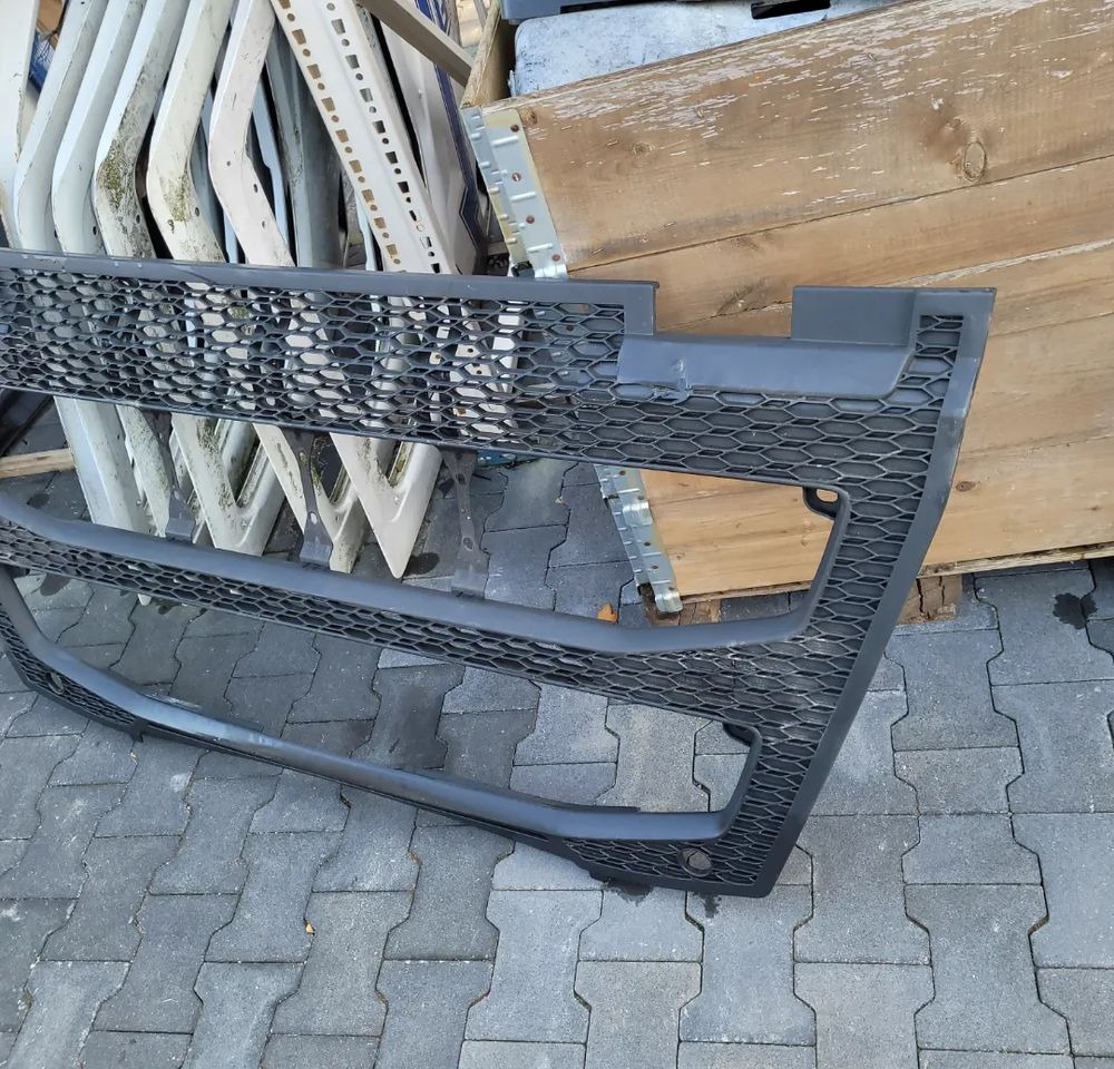 GRILL VOLVO FH4 ORYGINAŁ - Решетка за Камион: слика 2 GRILL VOLVO FH4 ORYGINAŁ - Решетка за Камион: слика 2