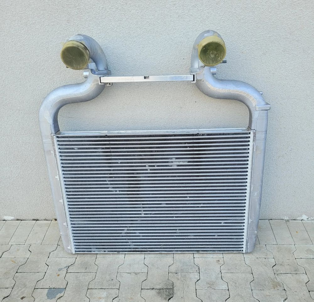 INTERCOOLER DAF XF 106 ORYGINAŁ 2021R 2125897 - Интеркулер за Камион: слика 1 INTERCOOLER DAF XF 106 ORYGINAŁ 2021R 2125897 - Интеркулер за Камион: слика 1