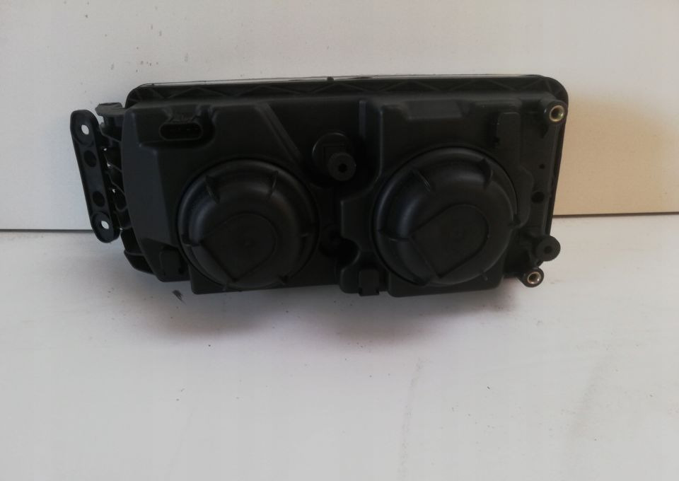 LAMPA IVECO EUROCARGO STRALIS NOWA LIFT RH - Предни светла за Камион: слика 2 LAMPA IVECO EUROCARGO STRALIS NOWA LIFT RH - Предни светла за Камион: слика 2