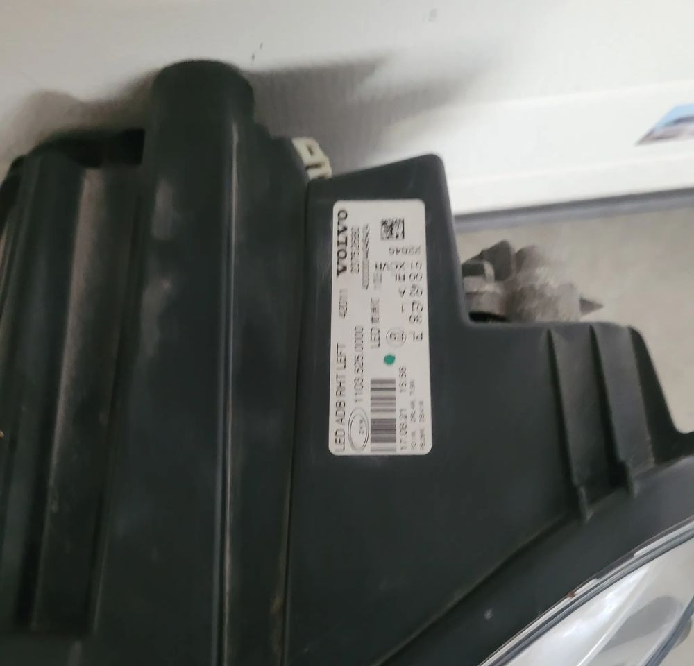 LAMPA LED LH. VOLVO FH5 23752680 ORYGINAŁ CHWALIM116 - Светло/ Осветлување за Камион: слика 2 LAMPA LED LH. VOLVO FH5 23752680 ORYGINAŁ CHWALIM116 - Светло/ Осветлување за Камион: слика 2