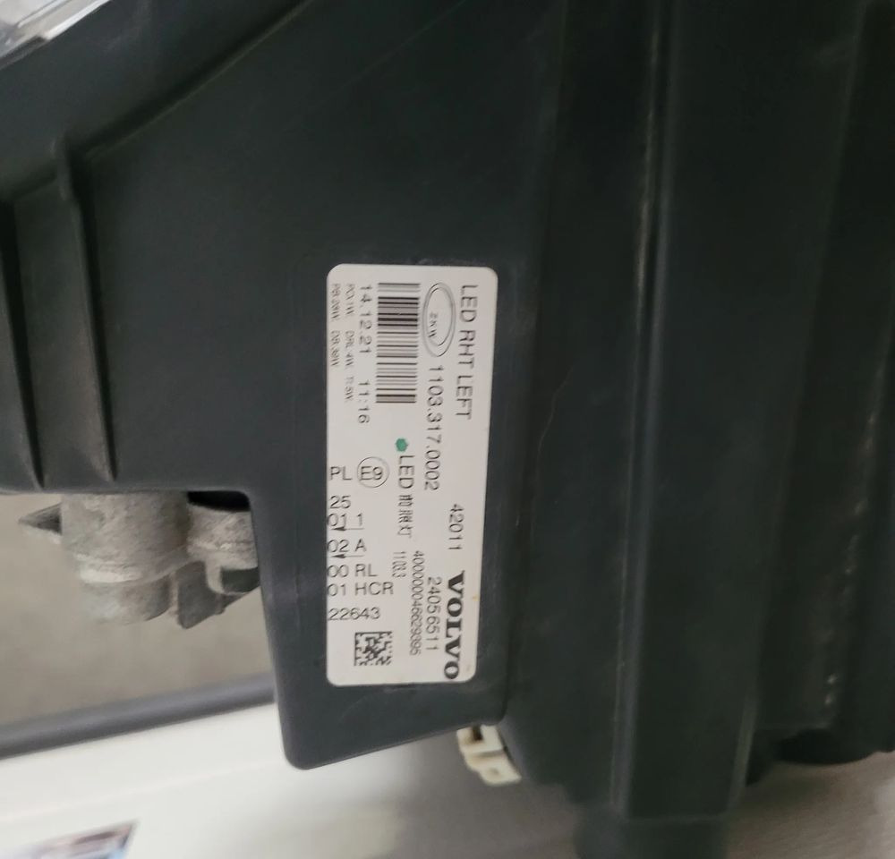 LAMPA LED LH VOLVO FH5 ORYGINAŁ 24056511 CHWALIM116 - Светло/ Осветлување за Камион: слика 4 LAMPA LED LH VOLVO FH5 ORYGINAŁ 24056511 CHWALIM116 - Светло/ Осветлување за Камион: слика 4