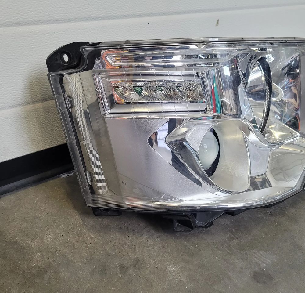 LAMPA LEWA RANGE T RENAULT LED OM 7482251329 - Каросерија и екстериер за Камион: слика 3 LAMPA LEWA RANGE T RENAULT LED OM 7482251329 - Каросерија и екстериер за Камион: слика 3