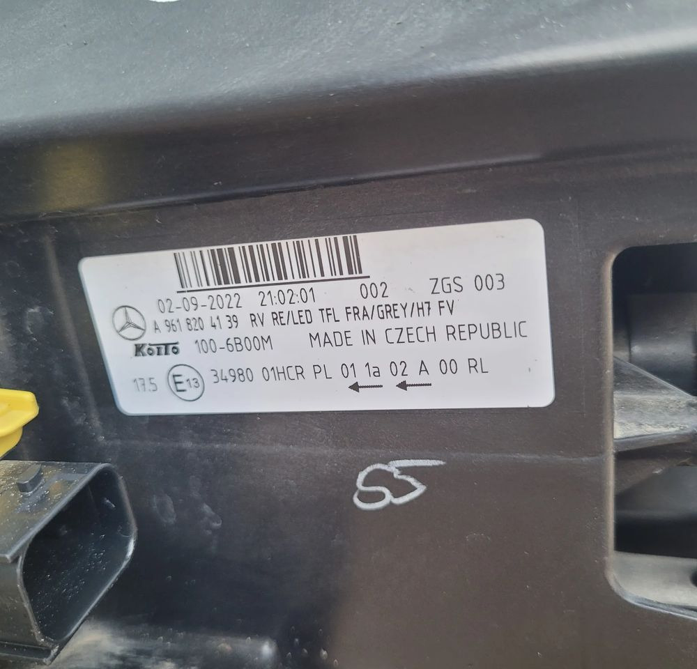 LAMPA PRAWA MERCEDES ACTROS MP5 ORYGINAŁ A9618204139 CHWALIM116 - Светло/ Осветлување за Камион: слика 3 LAMPA PRAWA MERCEDES ACTROS MP5 ORYGINAŁ A9618204139 CHWALIM116 - Светло/ Осветлување за Камион: слика 3