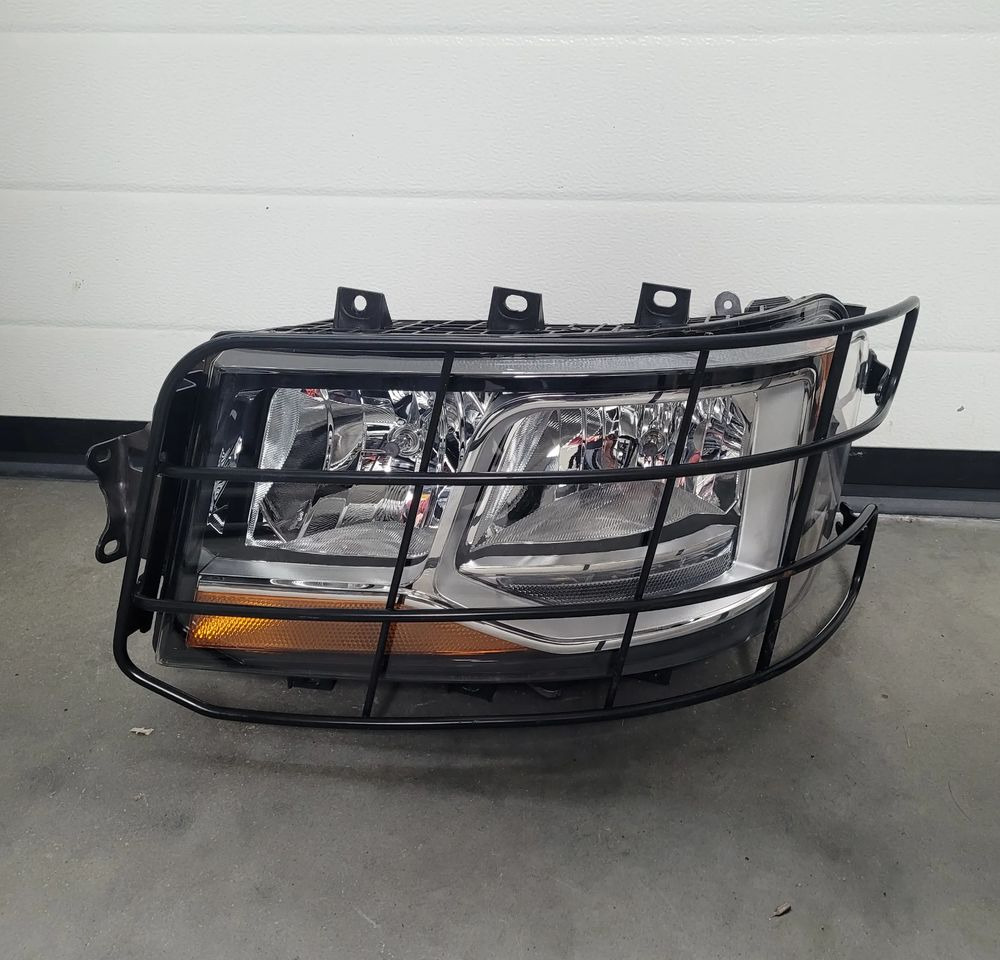 LAMPA ROBOCZA SCANIA RS NM.26743388 ORYGINAŁ CHWALIM116 - Светло/ Осветлување за Камион: слика 1 LAMPA ROBOCZA SCANIA RS NM.26743388 ORYGINAŁ CHWALIM116 - Светло/ Осветлување за Камион: слика 1