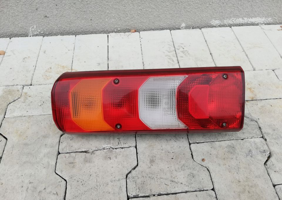 LAMPA TYLNA MERCEDES ACTROS MP4 - Задни светла за Камион: слика 1 LAMPA TYLNA MERCEDES ACTROS MP4 - Задни светла за Камион: слика 1
