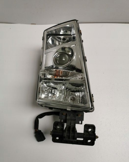 LAMPA VOLVO FH12 fh13 ORYGINAŁ PRAWA - Предни светла за Камион: слика 1 LAMPA VOLVO FH12 fh13 ORYGINAŁ PRAWA - Предни светла за Камион: слика 1