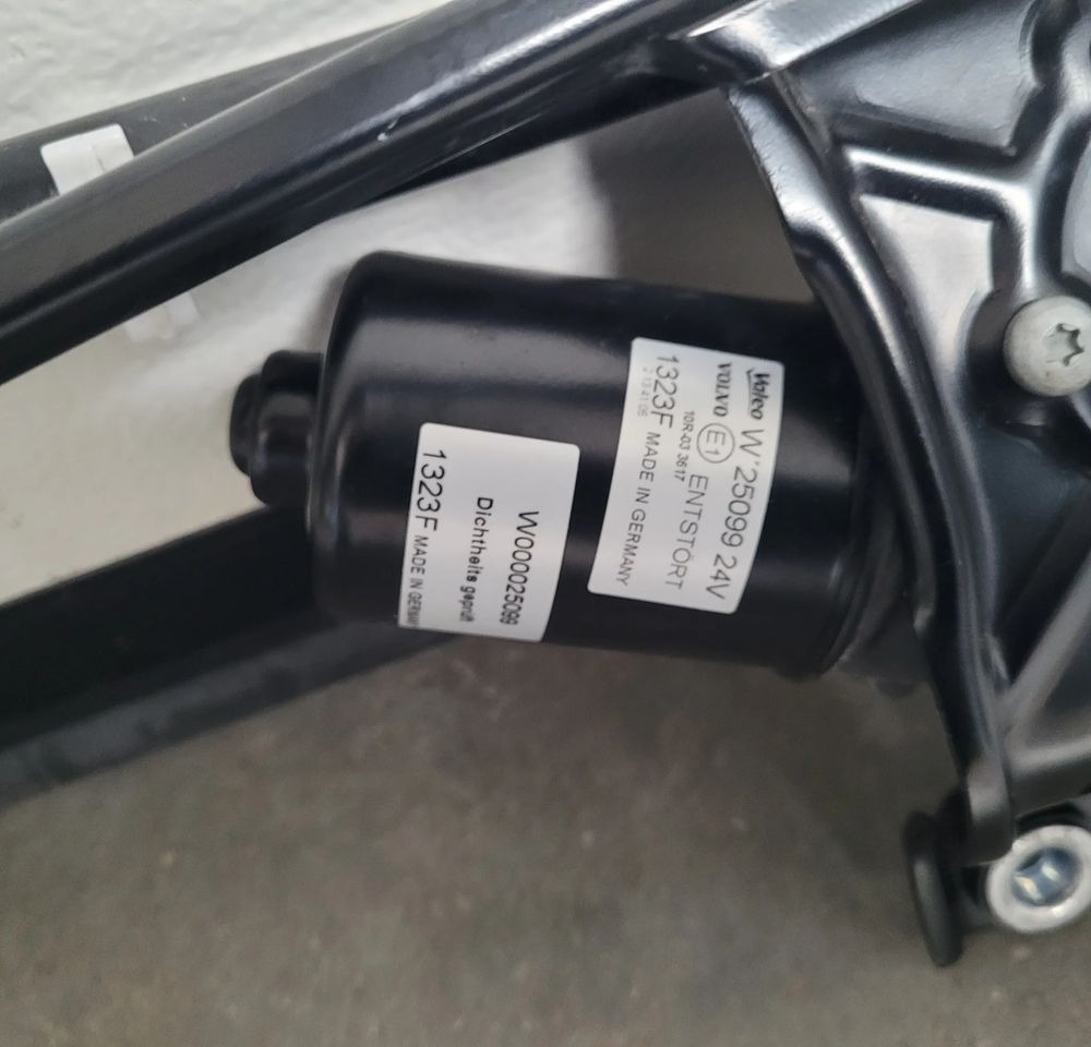 MECHANIZM WYCIERACZEK VOLVO FH4 FH5 ORYGINAŁ NOWY CHWALIM116 - Бришач за Камион: слика 4 MECHANIZM WYCIERACZEK VOLVO FH4 FH5 ORYGINAŁ NOWY CHWALIM116 - Бришач за Камион: слика 4