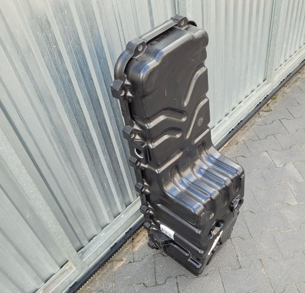 MISKA OLEJOWA RENAULT RANGE T 22242776 - Картер за масло за Камион: слика 3 MISKA OLEJOWA RENAULT RANGE T 22242776 - Картер за масло за Камион: слика 3