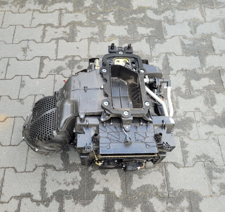 NAGRZEWNICA RENAUL RANGE T GAMA OM 7484553426/02 - Греење/ Вентилација за Камион: слика 1 NAGRZEWNICA RENAUL RANGE T GAMA OM 7484553426/02 - Греење/ Вентилација за Камион: слика 1