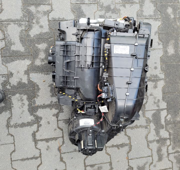 NAGRZEWNICA RENAUL RANGE T GAMA OM 7484553426/02 - Греење/ Вентилација за Камион: слика 3 NAGRZEWNICA RENAUL RANGE T GAMA OM 7484553426/02 - Греење/ Вентилација за Камион: слика 3