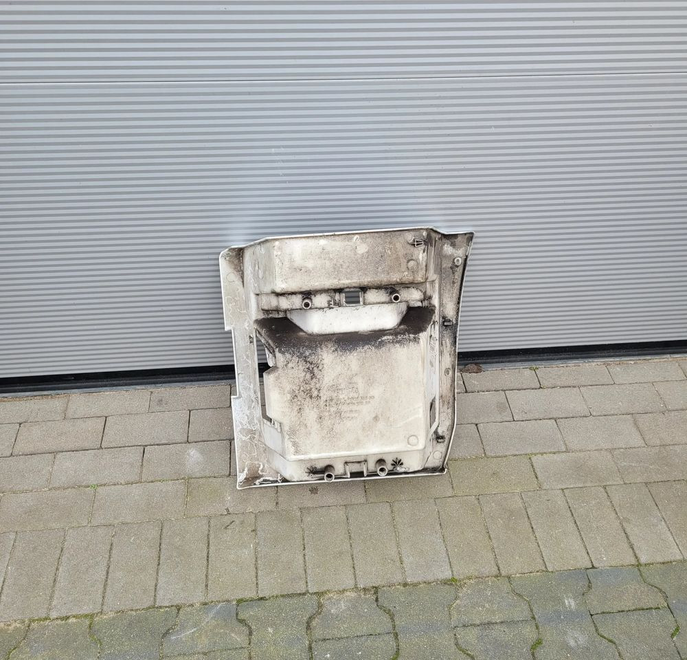 STOPNICA RENAULT RANGE T GAMA RH ORYGINAŁ 50145376 CHWALIM116 - Праг за стапнување за Камион: слика 2 STOPNICA RENAULT RANGE T GAMA RH ORYGINAŁ 50145376 CHWALIM116 - Праг за стапнување за Камион: слика 2