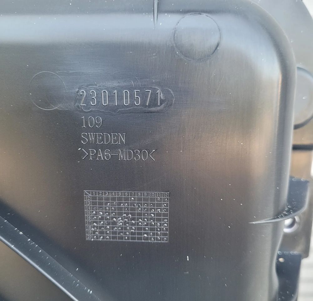 TUNEL OBUDOWA WENTYLATOR VOLVO FH4 FH5 NOWY ORYGINAŁ 23010571 - Систем за ладење за Камион: слика 3 TUNEL OBUDOWA WENTYLATOR VOLVO FH4 FH5 NOWY ORYGINAŁ 23010571 - Систем за ладење за Камион: слика 3