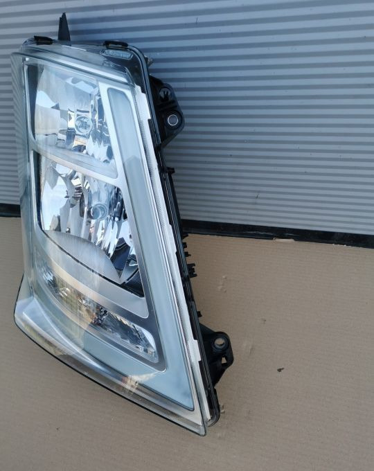 Volvo OE 22239217 reflektor lampa PRAWA ORYGINAL - Предни светла за Камион: слика 3 Volvo OE 22239217 reflektor lampa PRAWA ORYGINAL - Предни светла за Камион: слика 3