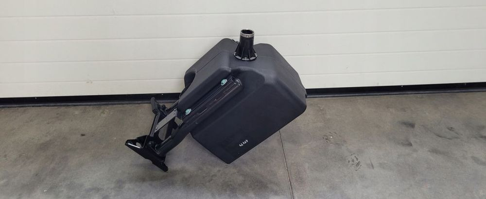 ZBIORNIK AD BLUE MAN TGS E6 81.15402 5047 - AdBlue резервоар за Камион: слика 1 ZBIORNIK AD BLUE MAN TGS E6 81.15402 5047 - AdBlue резервоар за Камион: слика 1