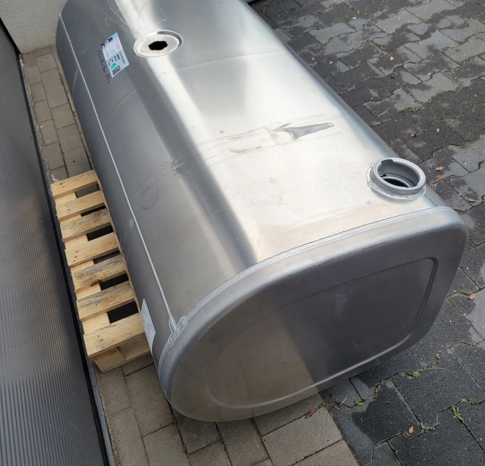 ZBIORNIK PALIWA VOLVO RENAULT 22038784 475L 150X55X68CM CHWALIM116 - Систем за гориво за Камион: слика 4 ZBIORNIK PALIWA VOLVO RENAULT 22038784 475L 150X55X68CM CHWALIM116 - Систем за гориво за Камион: слика 4