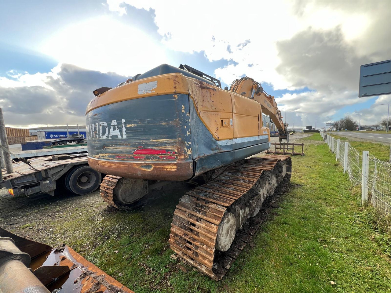 HYUNDAI ROBEX180L0-9 - Багер гасеничар: слика 4 HYUNDAI ROBEX180L0-9 - Багер гасеничар: слика 4