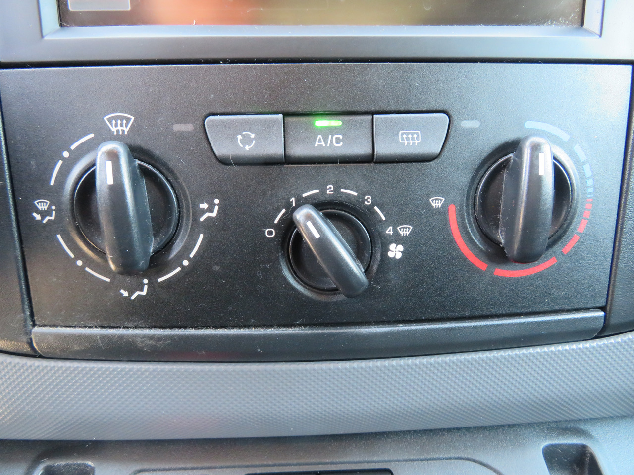 Товарно комбе CITROËN Berlingo 1.6 BlueHDi CLUB: слика 14 Товарно комбе CITROËN Berlingo 1.6 BlueHDi CLUB: слика 14