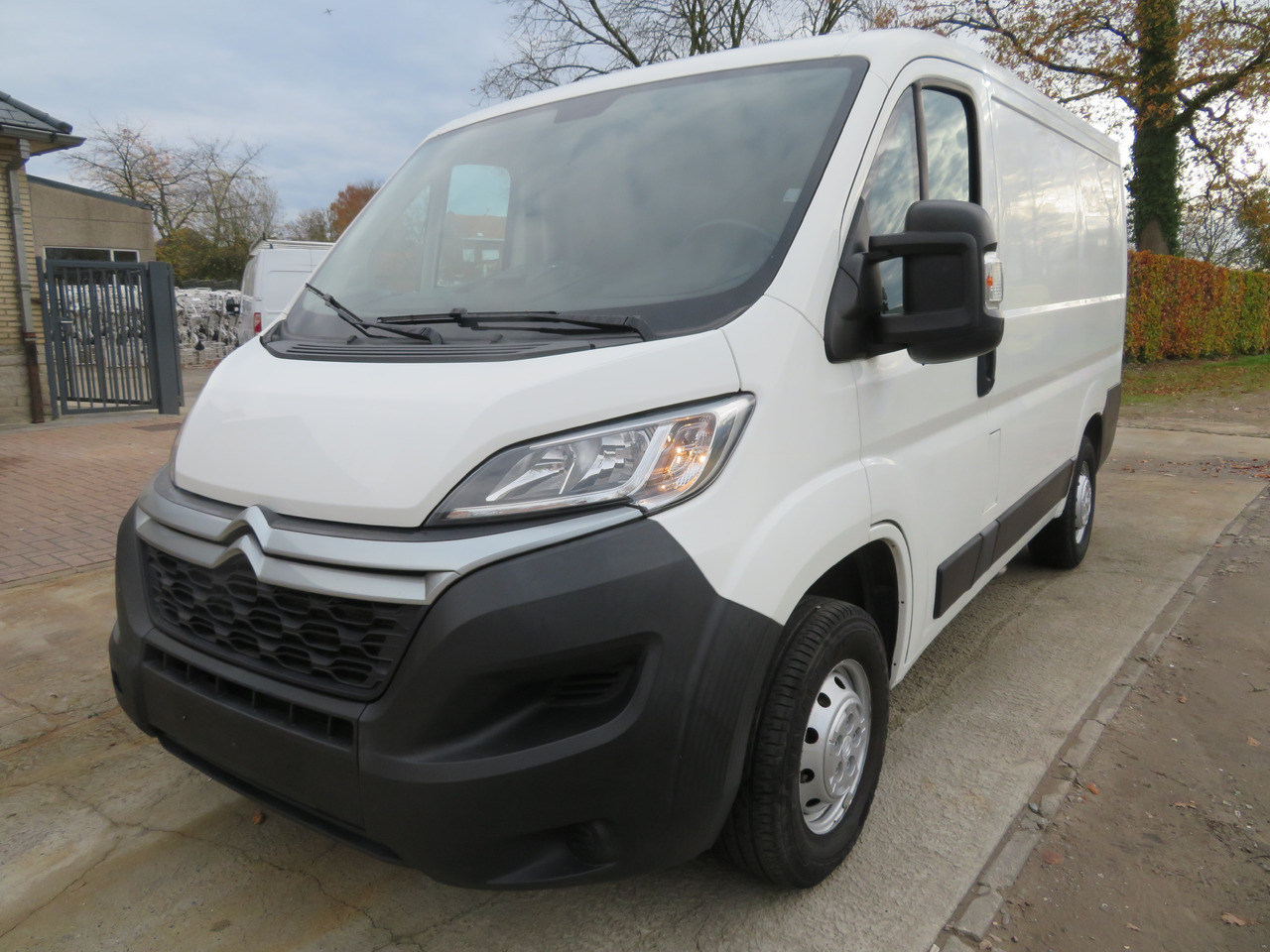 Citroën Jumper 2.2 BlueHDi - L1H1 - Мало комбе: слика 3 Citroën Jumper 2.2 BlueHDi - L1H1 - Мало комбе: слика 3